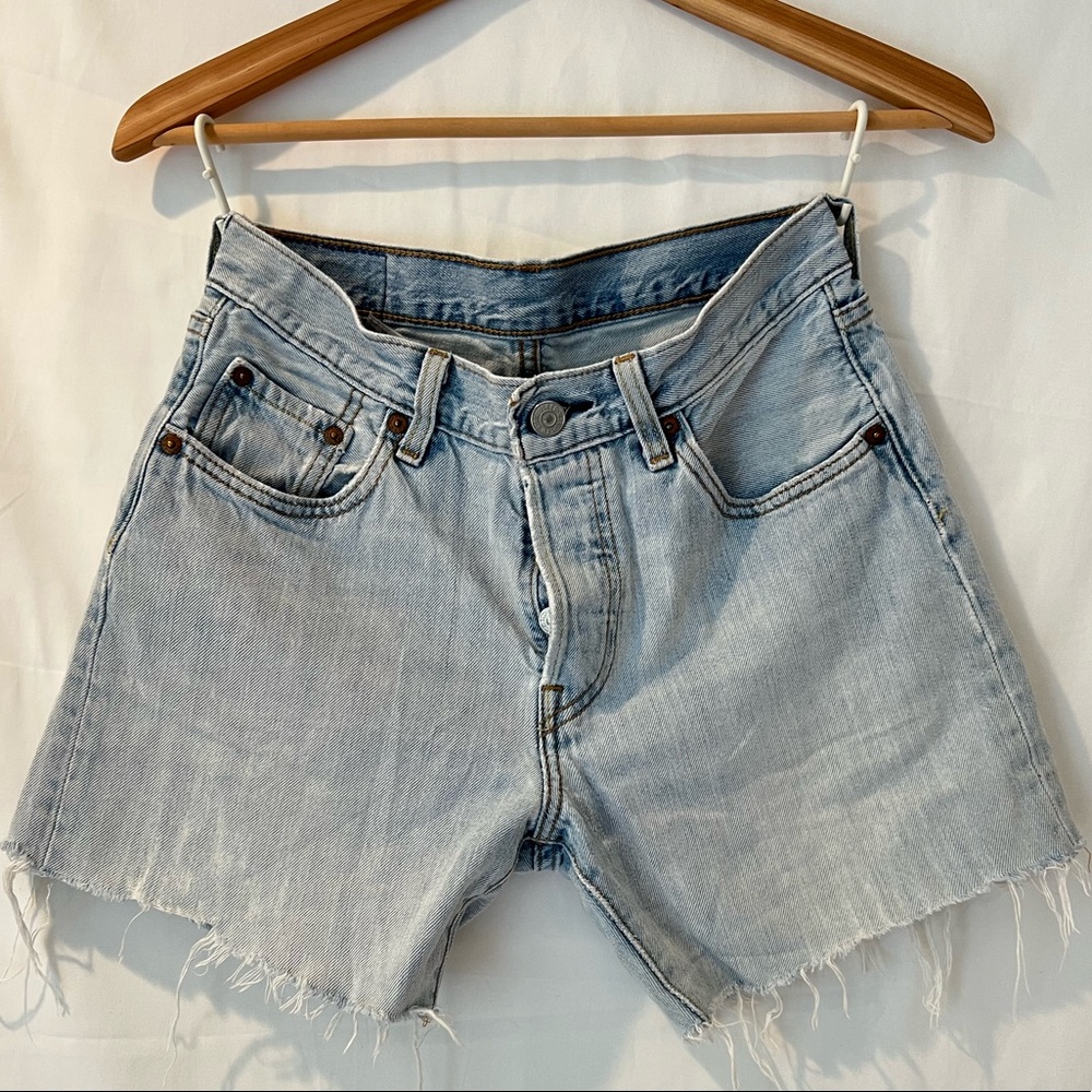 Cut off Levi’s Worn in soft denim shorts Levi